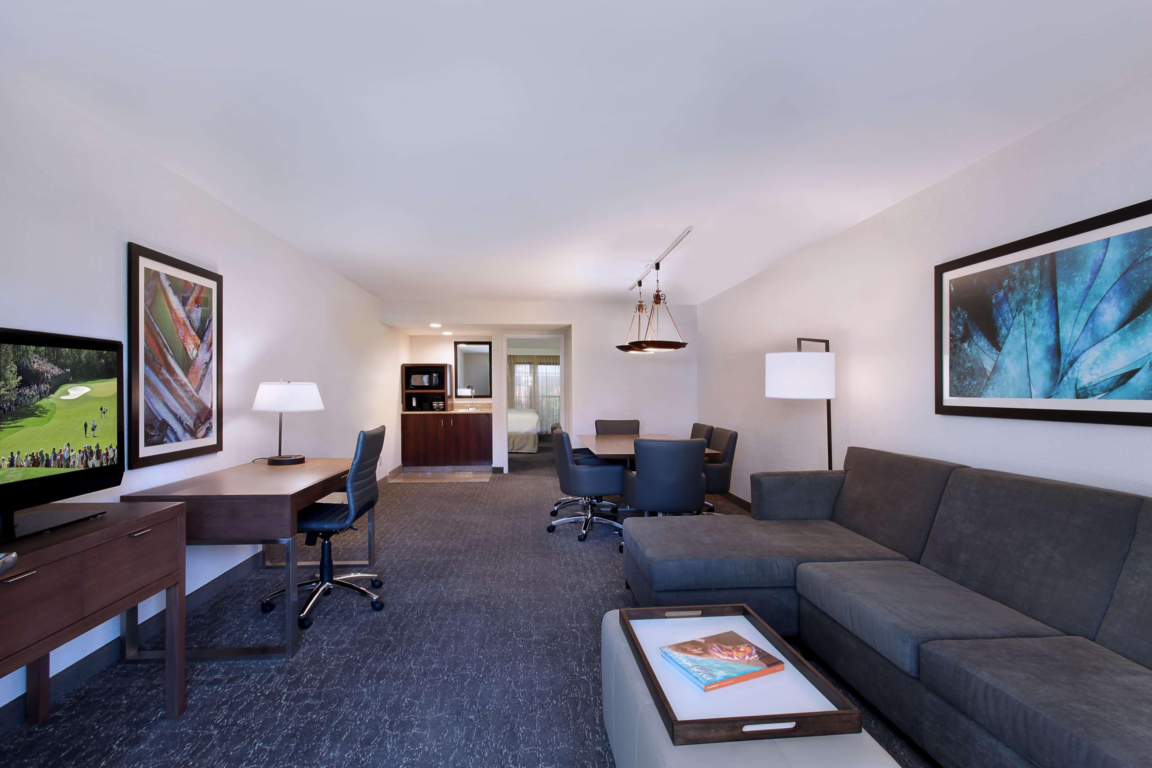 Embassy Suites By Hilton Palm Desert Pokoj fotografie