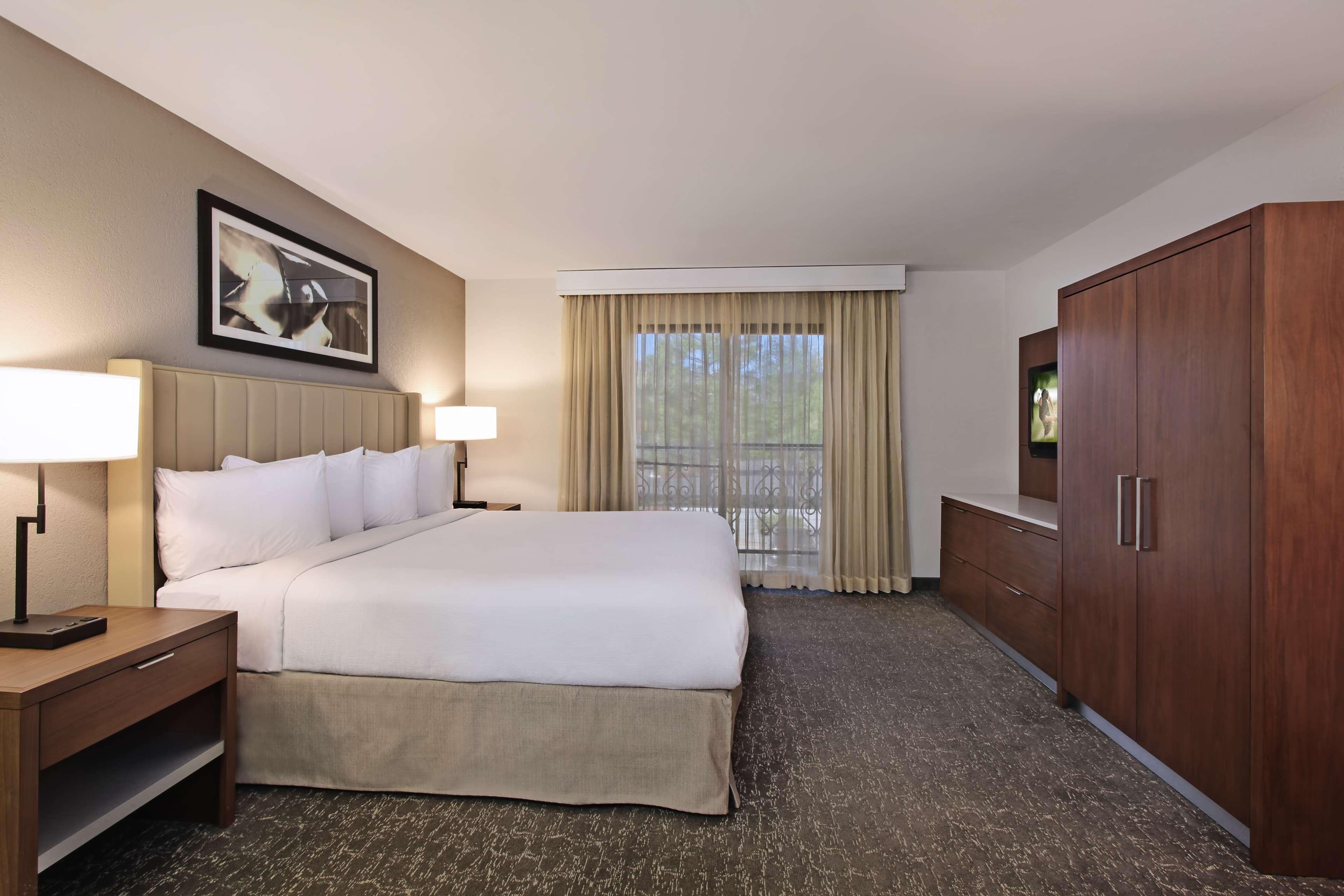Embassy Suites By Hilton Palm Desert Pokoj fotografie